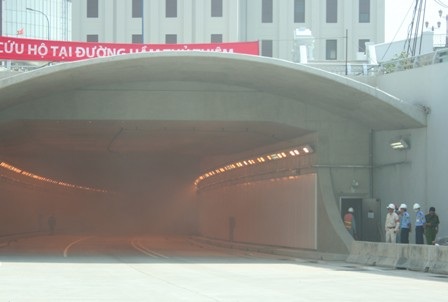 Diễn tập với tình huống cháy xe tải giữa hầm Thủ Thiêm - 5