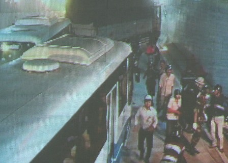 Diễn tập với tình huống cháy xe tải giữa hầm Thủ Thiêm - 4