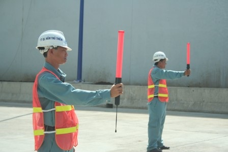 Diễn tập với tình huống cháy xe tải giữa hầm Thủ Thiêm - 6