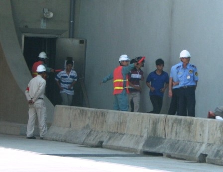 Diễn tập với tình huống cháy xe tải giữa hầm Thủ Thiêm - 9