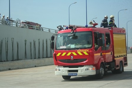 Diễn tập với tình huống cháy xe tải giữa hầm Thủ Thiêm - 11