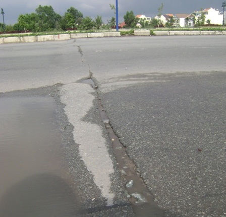 Sửa chữa Đại lộ Đông Tây - 1