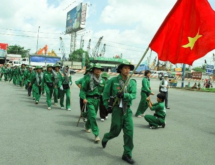 400 người đi bộ từ Làng Sen về đến Nhà Rồng - 2