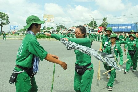 400 người đi bộ từ Làng Sen về đến Nhà Rồng - 4