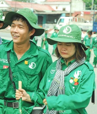 400 người đi bộ từ Làng Sen về đến Nhà Rồng - 5