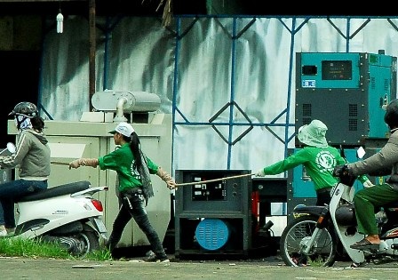 400 người đi bộ từ Làng Sen về đến Nhà Rồng - 7