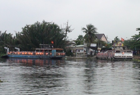 TPHCM tổng kiểm tra các phương tiện thủy nội địa - 1