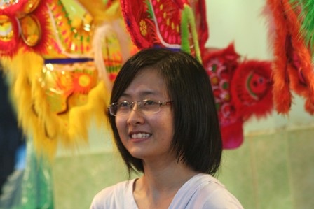 Giới trẻ Sài thành làm dáng bên đèn - 3