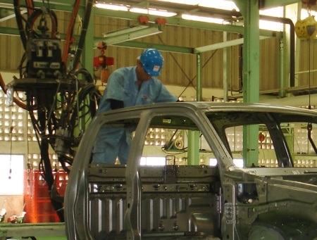 Nhiều nghề “hot” đang dư nguồn cung - 1