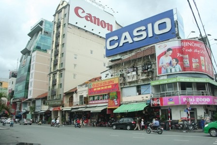 Vàng lên, nhà mặt phố vẫn đứng giá - 1