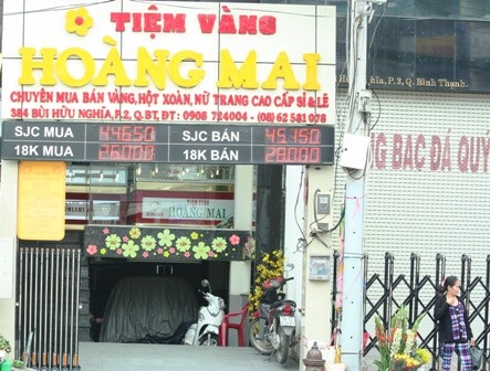 Thị trường vàng TPHCM: Cửa hàng nhỏ lẻ ế ẩm vì khó bán - 1
