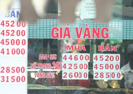 Thị trường vàng TPHCM: Cửa hàng nhỏ lẻ ế ẩm vì khó bán - 3