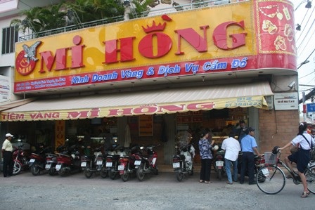 Khóc, cười với vàng - 1