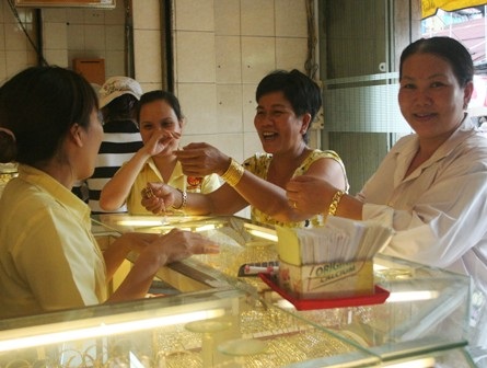 Khóc, cười với vàng - 2