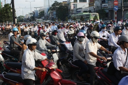 TPHCM cấm xe, thu phí để hạn chế xe cá nhân - 1