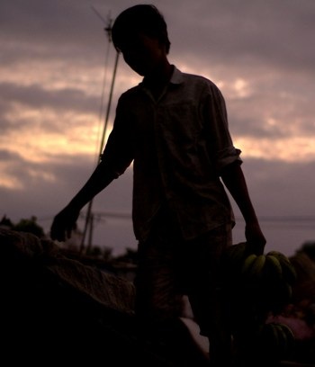 Chợ nổi giữa lòng Sài Gòn - 4