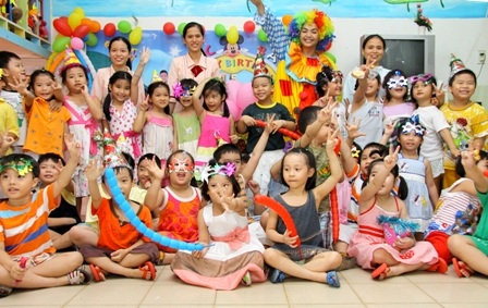 Kiếm bộn tiền nhờ... chị Hằng, chú Cuội - 2