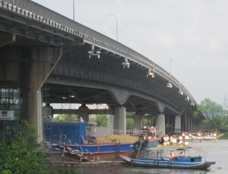 TPHCM: Cấm xe để sửa cầu Sài Gòn - 1 TPHCM: Cấm xe để sửa cầu Sài Gòn - 1