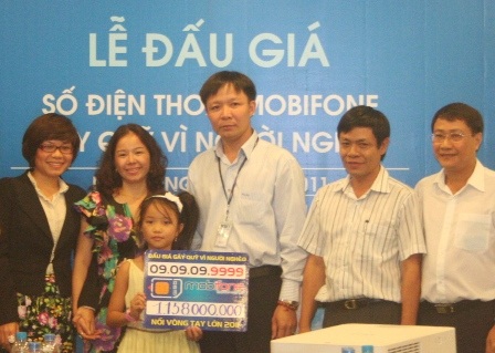 Sim "khủng" bán giá tiền tỷ - 1