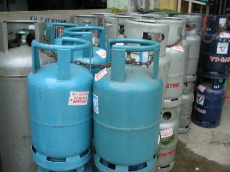 TPHCM: Tăng cường kiểm tra các cơ sở kinh doanh gas - 1