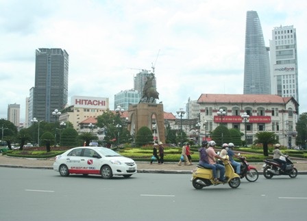 Giá thuê văn phòng ở Hà Nội và TPHCM rớt hạng nhưng vẫn cao chót vót