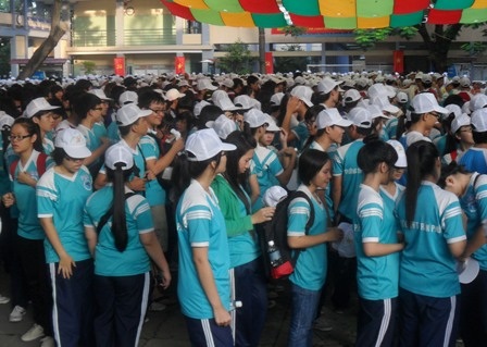 3.000 người đi bộ vì người nghèo trong ngày sinh nhật Bác