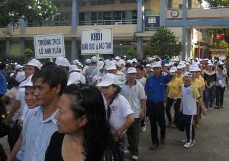 3.000 người đi bộ vì người nghèo trong ngày sinh nhật Bác