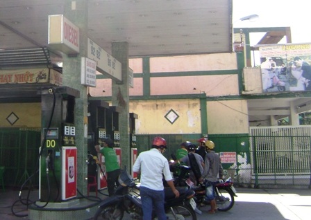 Đề nghị dừng bán xăng A83 vì lo ngại cháy xe 