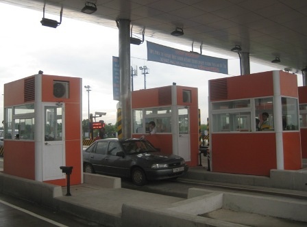 Những chiếc xe đầu tiên qua trạm thu phí Thủ Thiêm