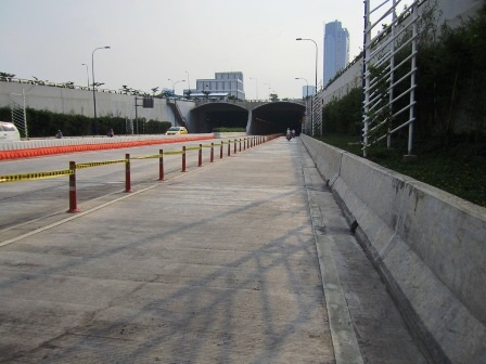 Phía cửa hầm quận 2