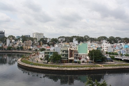 Đường Hoàng Sa ôm các quận nội thành