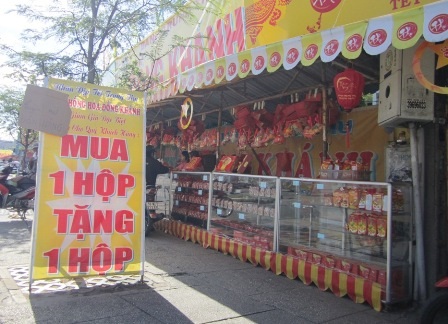 Cửa hàng tại vòng xoay phú Lâm quận 6