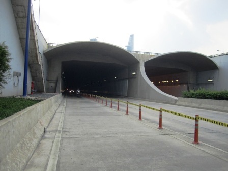 Phía cửa hầm quận 2