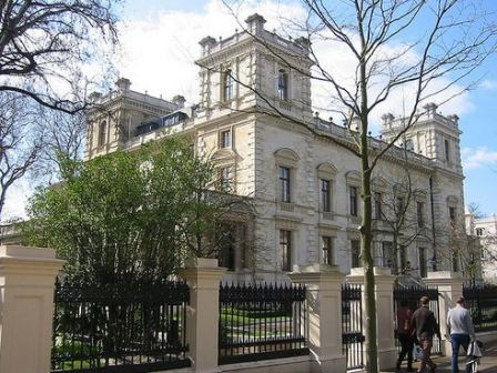 1 căn nhà trên “khu phố vàng”