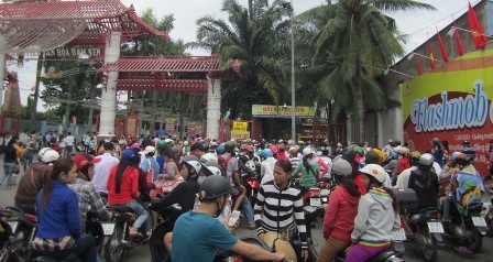 Và Khu du lịch văn hóa Đầm Sen