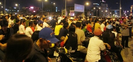 Nhưng chẳng mấy ái bực mình