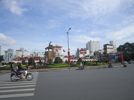 Quãng trường trước chợ Bến Thành