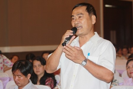 Cử tri
quận 4 tiếp tục bức xúc về vấn đề tham nhũng, xử lý trách nhiệm cán bộ