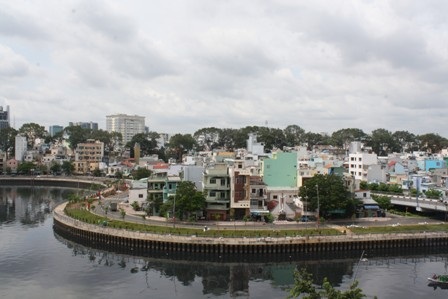 Thành phố đã đầu tư hàng ngàn tỷ đồng để cải tạo dòng kênh nà