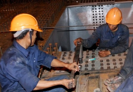 Mồ hôi vẫn ướt đẫm giữa trời giá lạnh đêm khuya về sáng