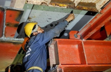 Tất cả đều vội vã cho chiếc cầu vượt đầu tiên hoàn thành trước Tết