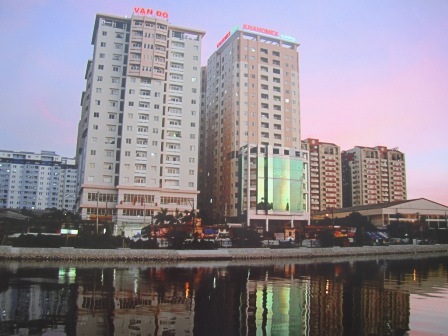 Bờ
kênh ngày nay đã khác trước