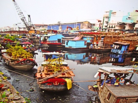 Chợ
hoa tết Bến Bình Đông xưa kia