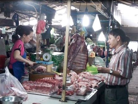 “Tận thế” đến, chợ đìu hiu, hàng quán rôm rả