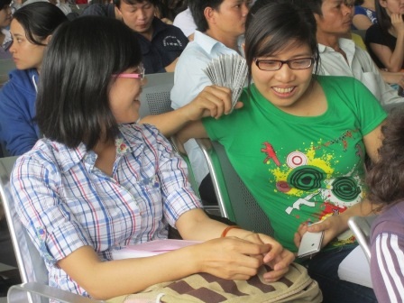 Tâm trạng của hành khách khá thoải mái khi mua vé được thuận lợi