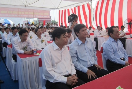 Thông xe 2 cây cầu vượt bằng thép đầu tiên ở TPHCM