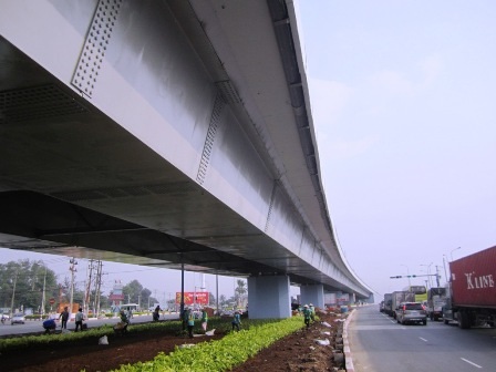 … Và cầu vượt Thủ Đức