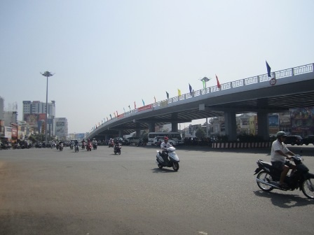 Và thông thoáng khi cầu đã thông xe