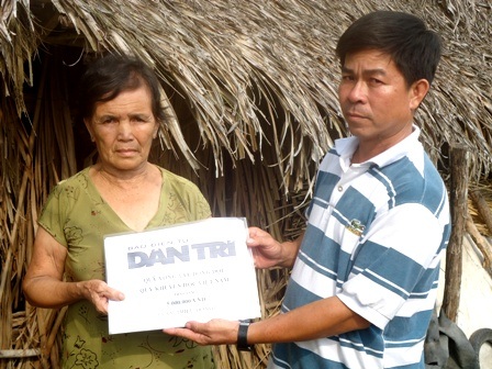 Quỹ Vòng Tay Đồng Đội đến với gia đình bé Thẳm