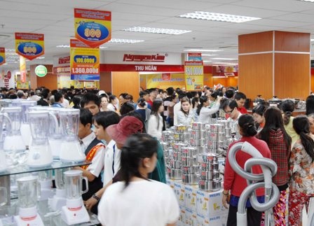 Ngành bán lẻ: Kẻ khóc, người cười - 1 Ngành bán lẻ: Kẻ khóc, người cười